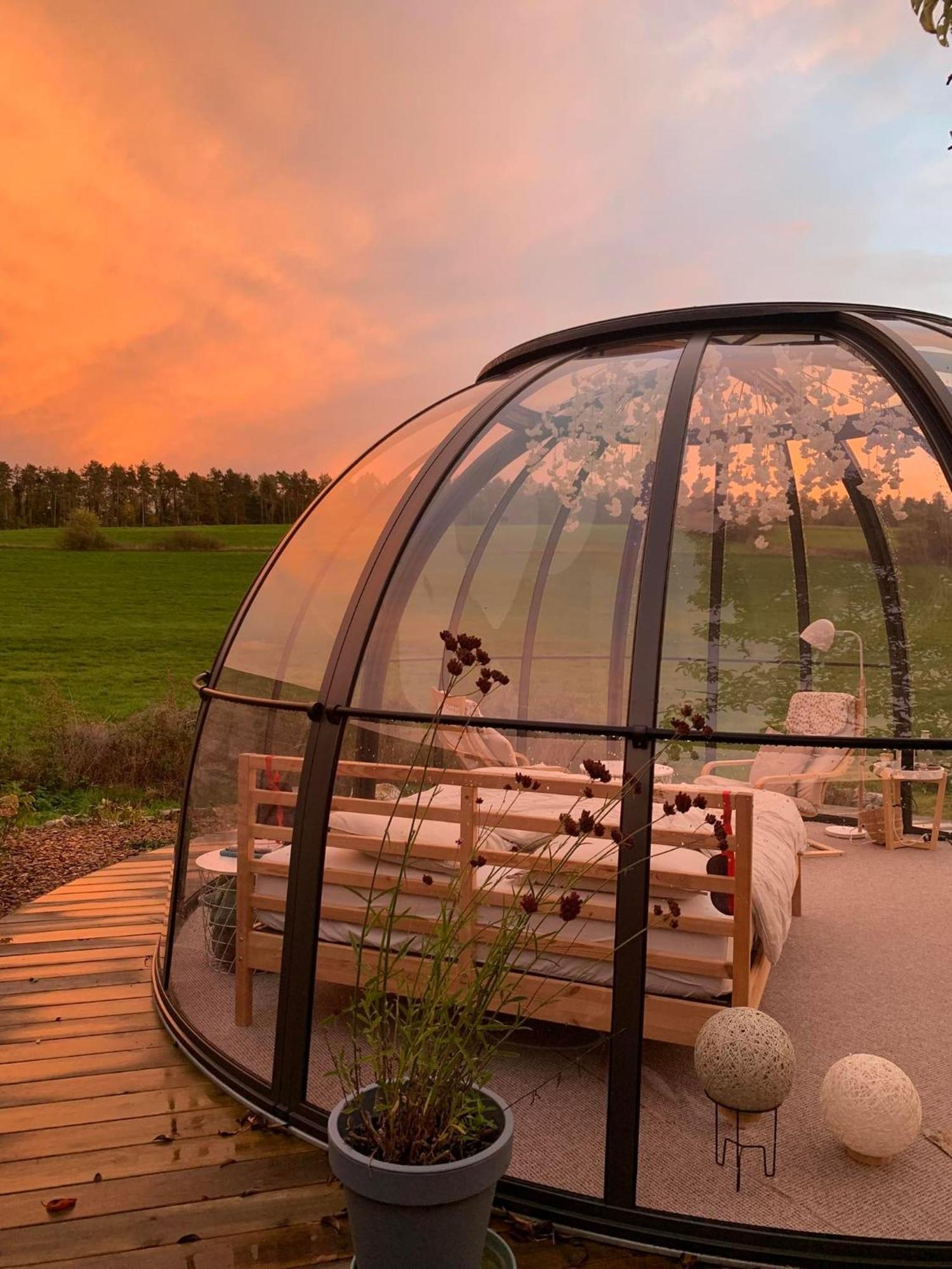 Au Clair De Ma Bulle Hotel มาร์ช-อ็อง-เฟเมน ภายนอก รูปภาพ